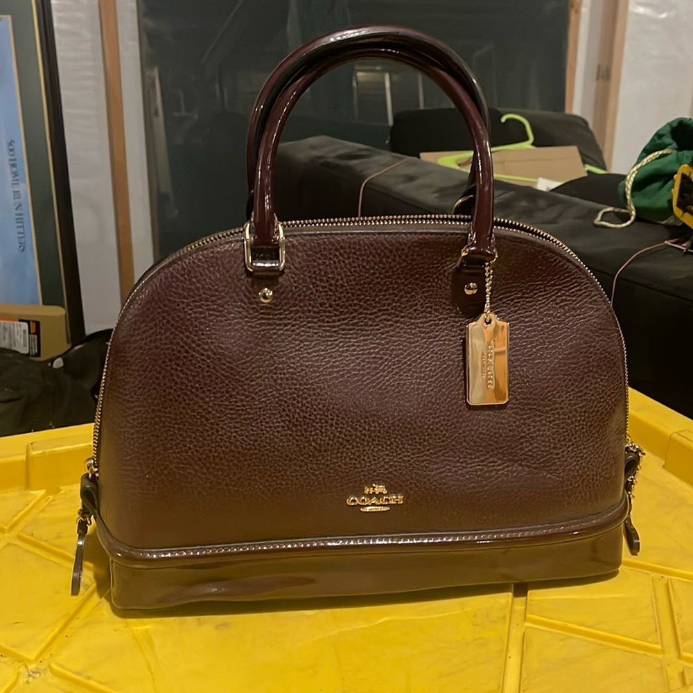 COACH SIERRA SATCHEL IN PEBBLE AND PATENT LEATHERS F54664 AND WALLET